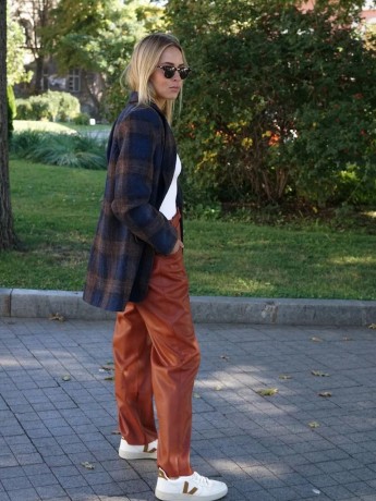 Брюки с эко-кожи - Основные контакты 